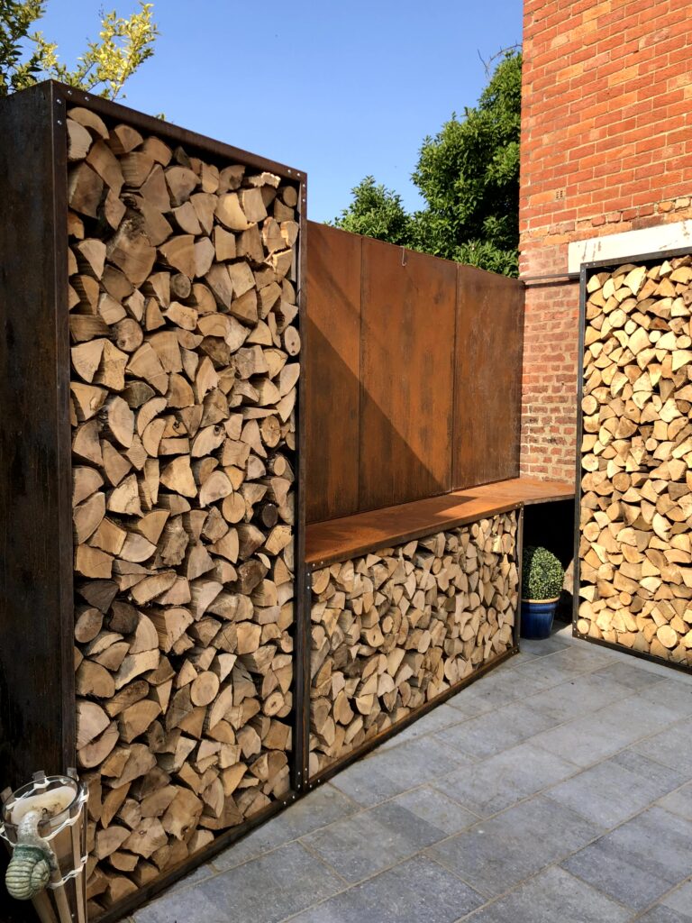 Mobilier en acier corten sur mesure